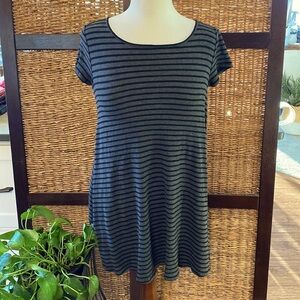 love fire medium gray with black stretchy light weight pullover dress